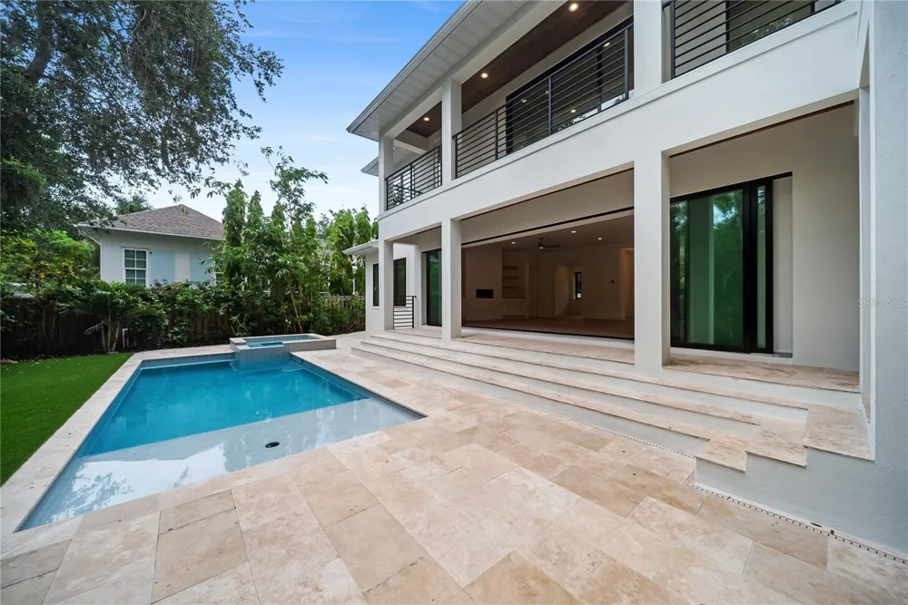 3800 FLORES AVENUE Sarasota, FL 34239
