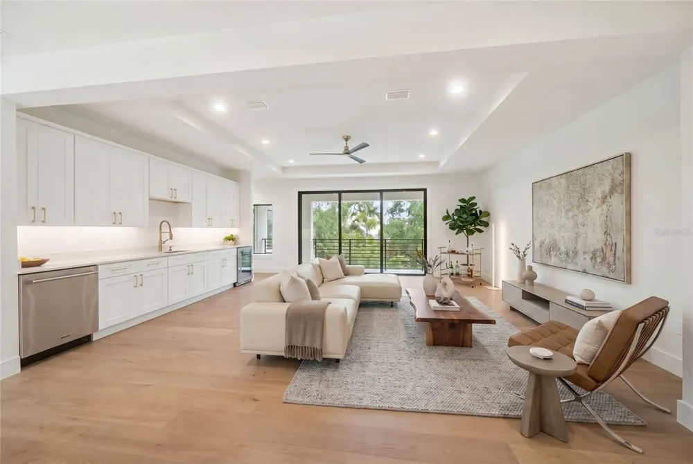 3800 FLORES AVENUE Sarasota, FL 34239