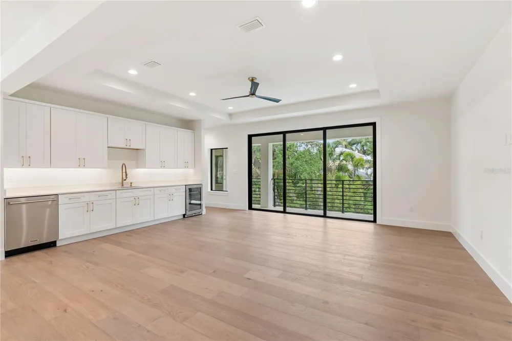 3800 FLORES AVENUE Sarasota, FL 34239