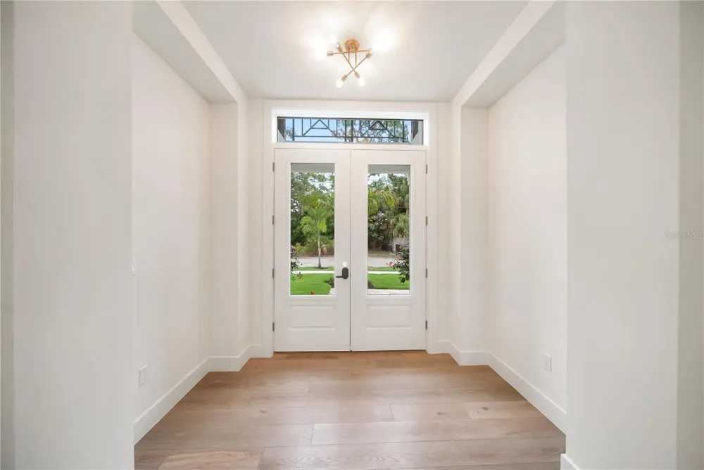 3800 FLORES AVENUE Sarasota, FL 34239