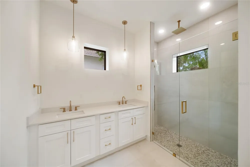 3800 FLORES AVENUE Sarasota, FL 34239