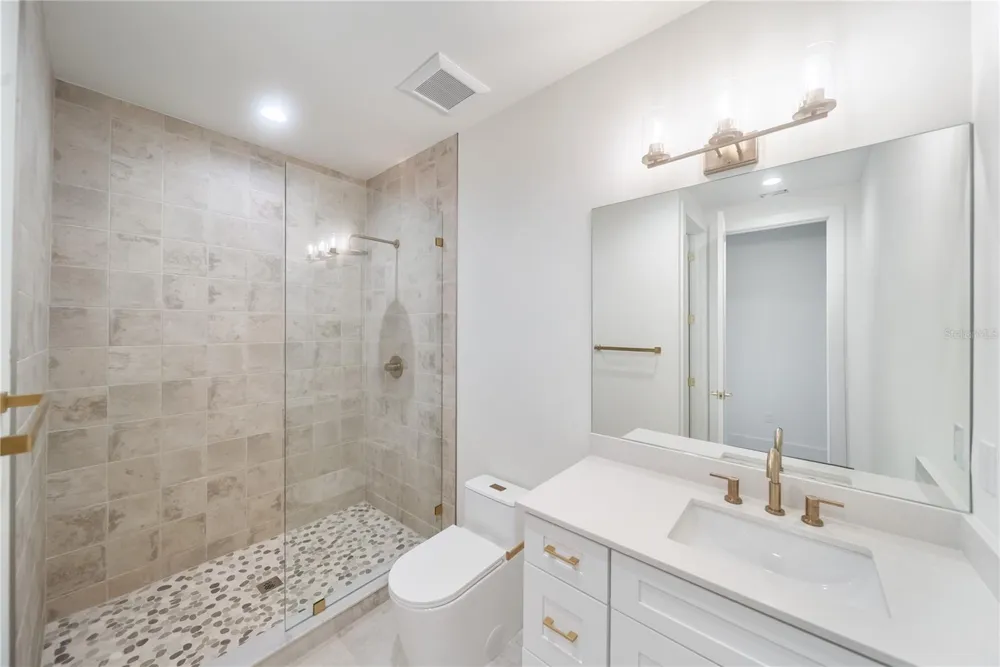3800 FLORES AVENUE Sarasota, FL 34239