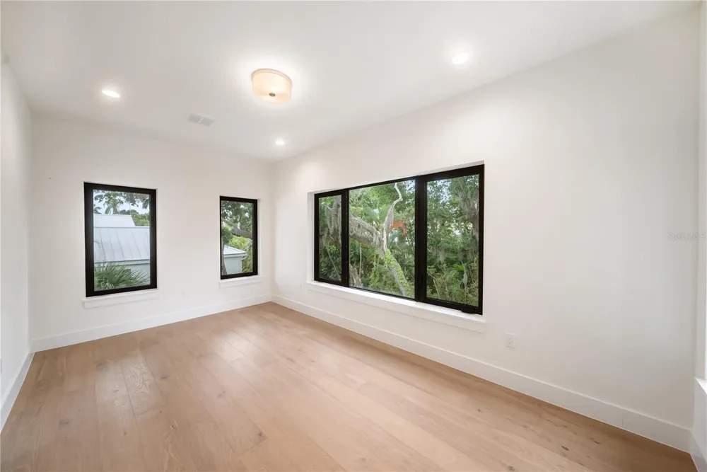 3800 FLORES AVENUE Sarasota, FL 34239