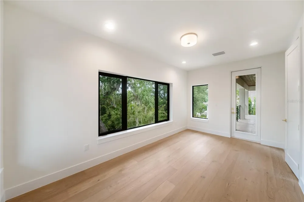3800 FLORES AVENUE Sarasota, FL 34239
