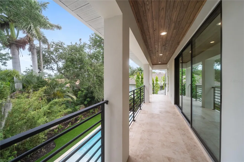 3800 FLORES AVENUE Sarasota, FL 34239