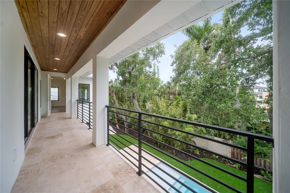 3800 FLORES AVENUE Sarasota, FL 34239