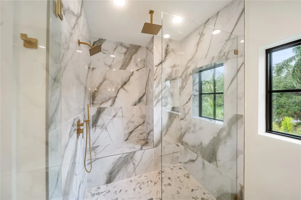 3800 FLORES AVENUE Sarasota, FL 34239