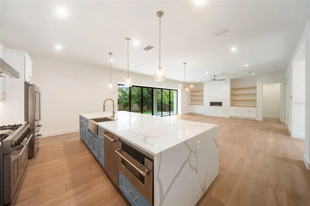 3800 FLORES AVENUE Sarasota, FL 34239