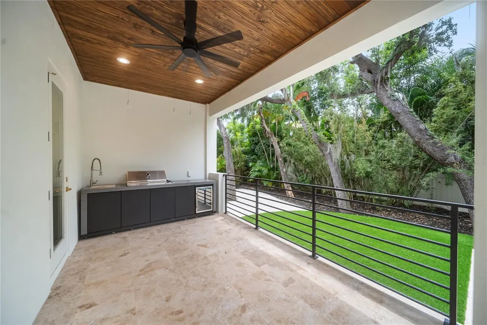3800 FLORES AVENUE Sarasota, FL 34239