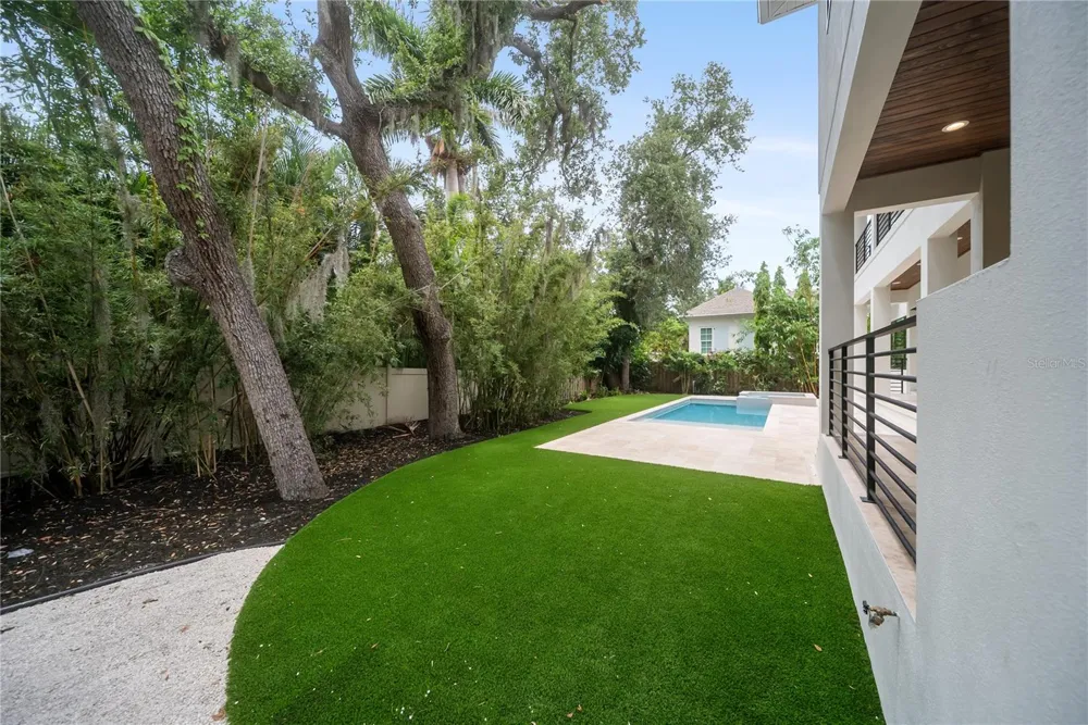 3800 FLORES AVENUE Sarasota, FL 34239