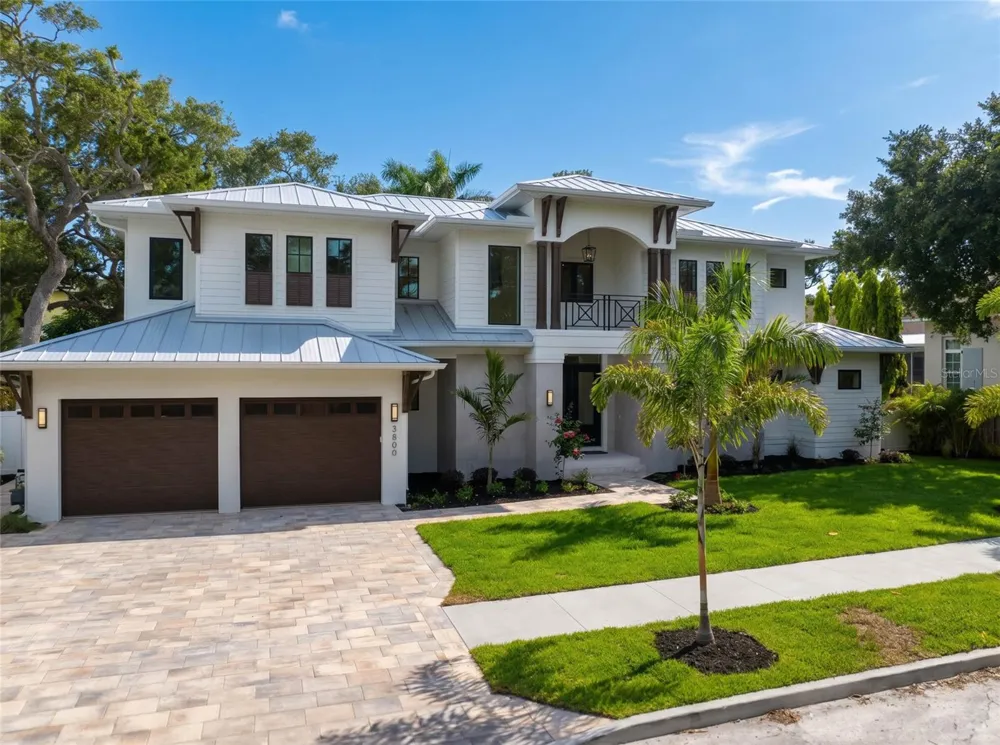 3800 FLORES AVENUE Sarasota, FL 34239