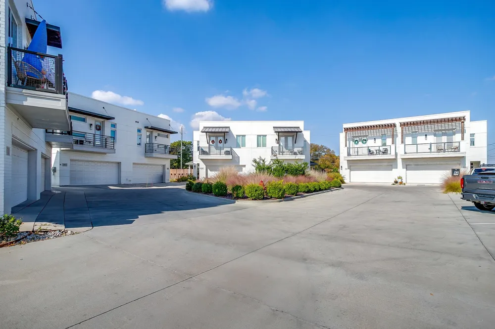 109 Crossroads Circle Westworth Village, TX 76114