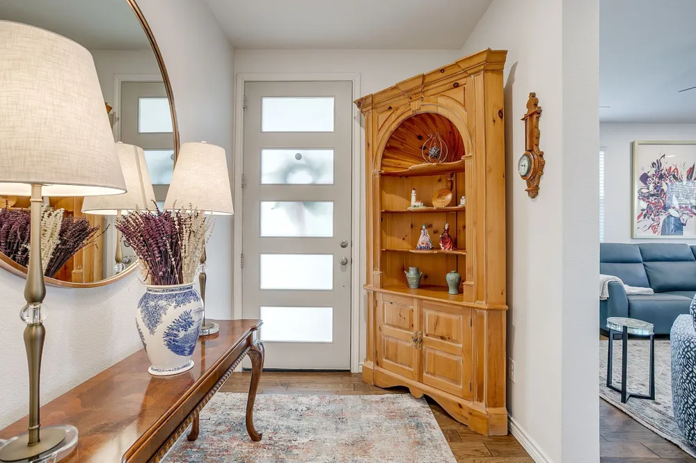 109 Crossroads Circle Westworth Village, TX 76114