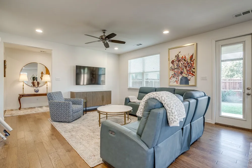 109 Crossroads Circle Westworth Village, TX 76114