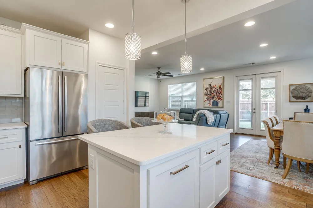 109 Crossroads Circle Westworth Village, TX 76114