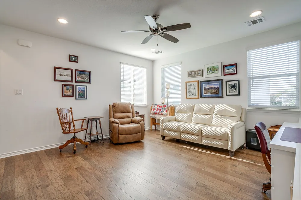 109 Crossroads Circle Westworth Village, TX 76114