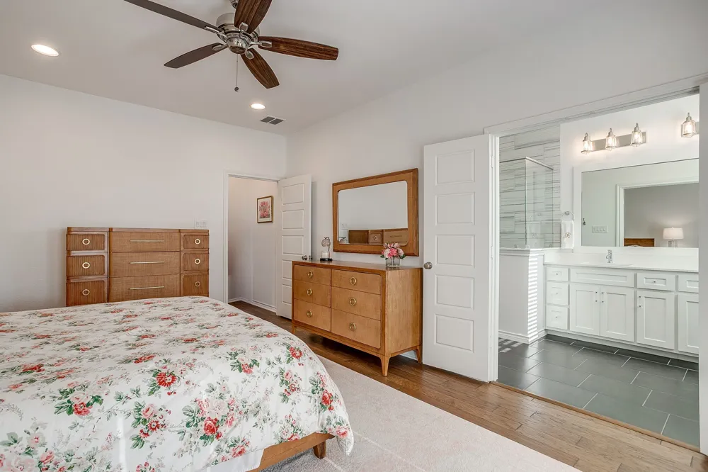 109 Crossroads Circle Westworth Village, TX 76114