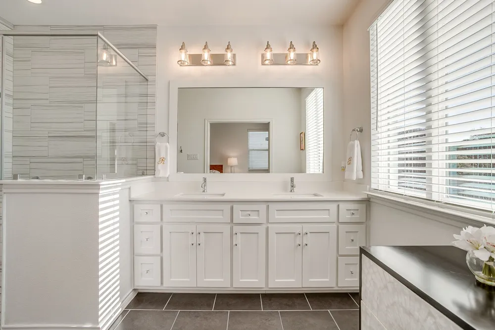 109 Crossroads Circle Westworth Village, TX 76114