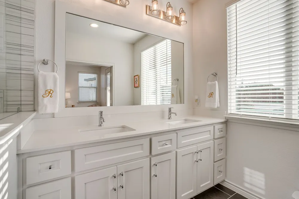 109 Crossroads Circle Westworth Village, TX 76114