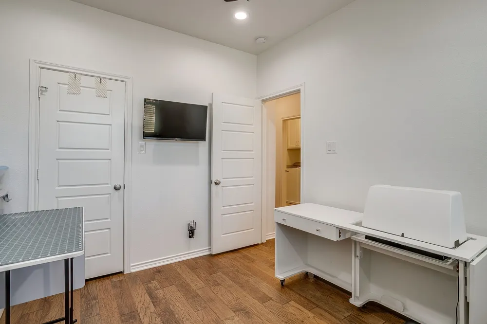 109 Crossroads Circle Westworth Village, TX 76114