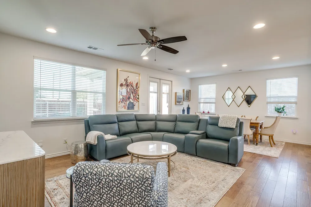 109 Crossroads Circle Westworth Village, TX 76114
