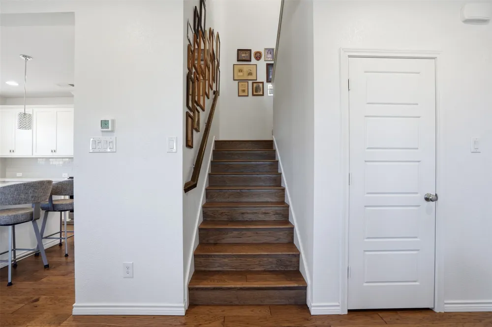 109 Crossroads Circle Westworth Village, TX 76114
