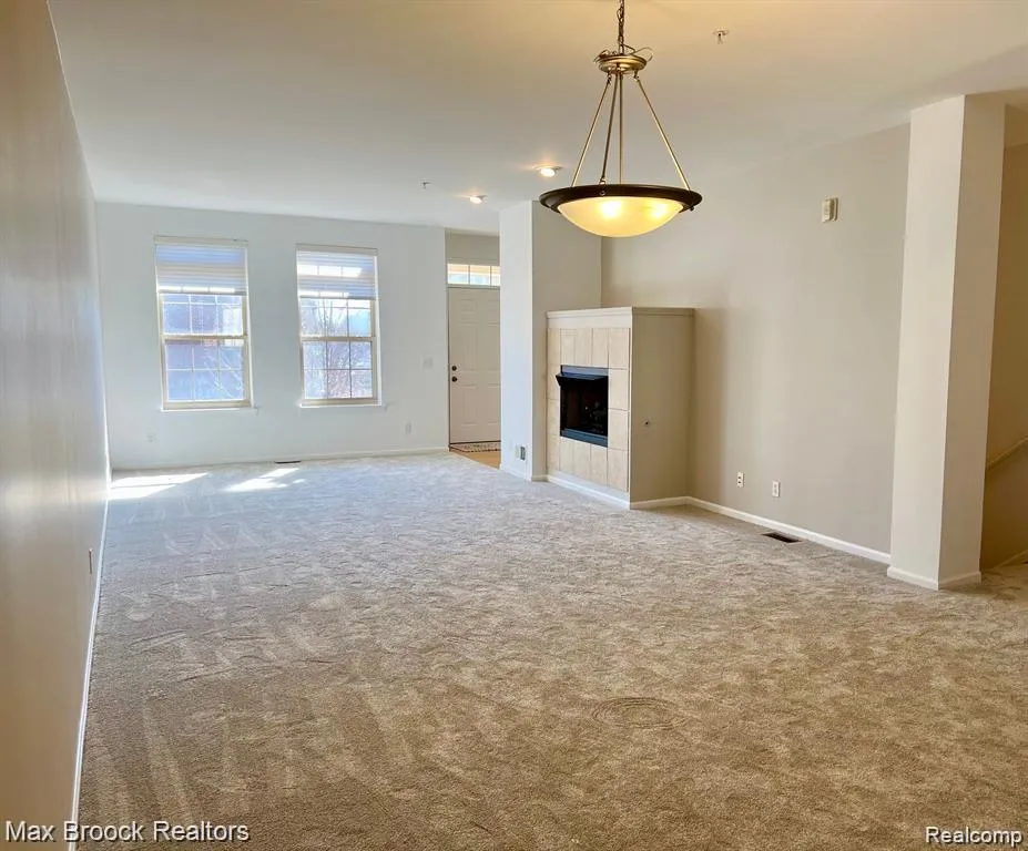 3111 Camden Drive Troy City, MI 48084