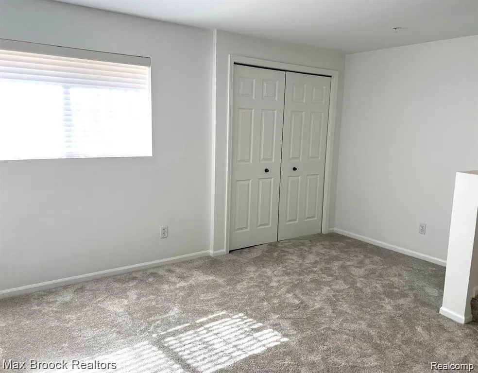 3111 Camden Drive Troy City, MI 48084
