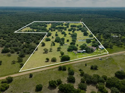 1009 Private Road 1024