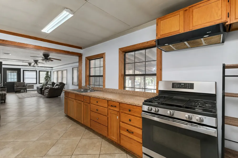1009 Private Road 1024 Hallettsville, TX 77964