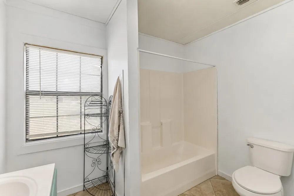 1009 Private Road 1024 Hallettsville, TX 77964