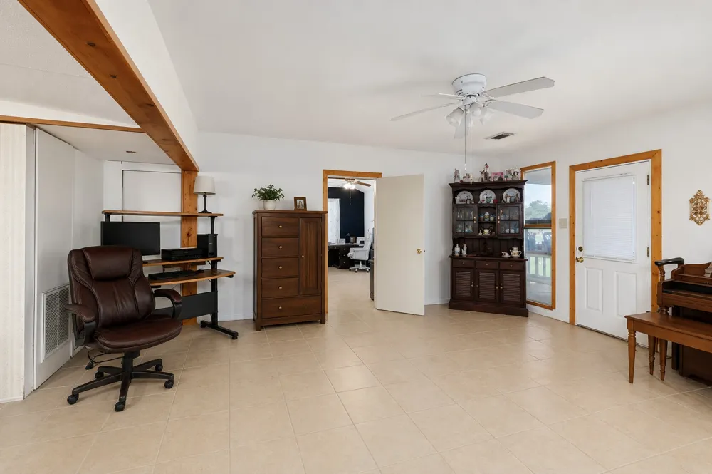 1009 Private Road 1024 Hallettsville, TX 77964