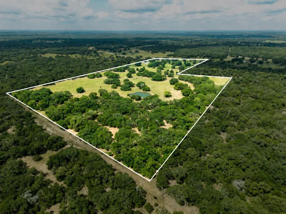 1009 Private Road 1024 Hallettsville, TX 77964
