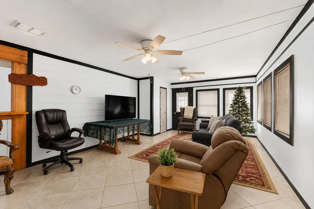 1009 Private Road 1024 Hallettsville, TX 77964