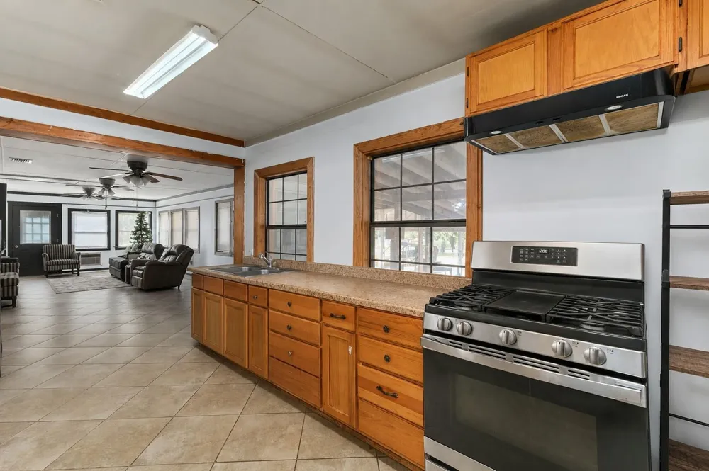 1009 Private Road 1024 Hallettsville, TX 77964