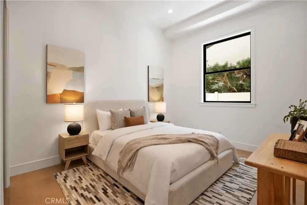 1013 10th Street Manhattan Beach, CA 90266