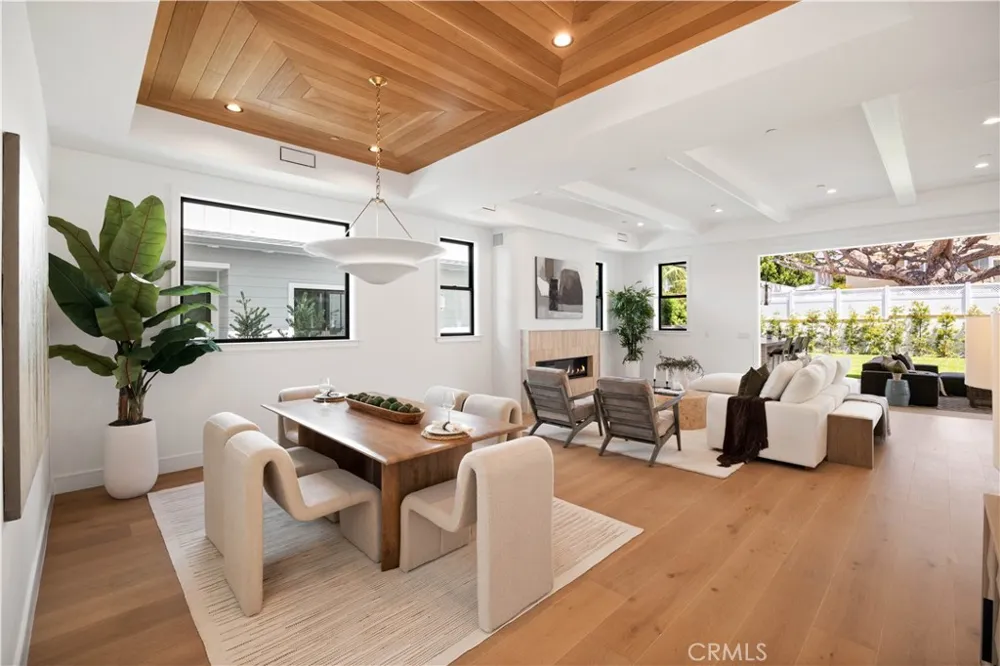 1013 10th Street Manhattan Beach, CA 90266