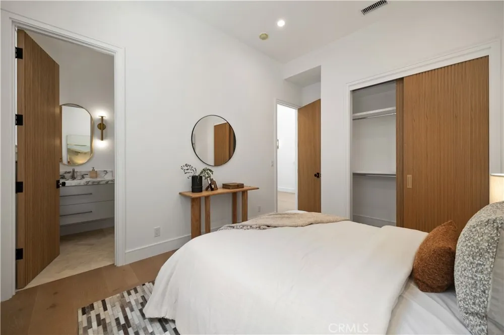 1013 10th Street Manhattan Beach, CA 90266