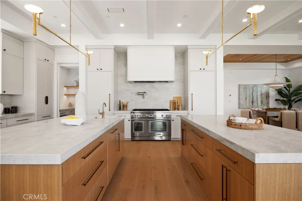 1013 10th Street Manhattan Beach, CA 90266
