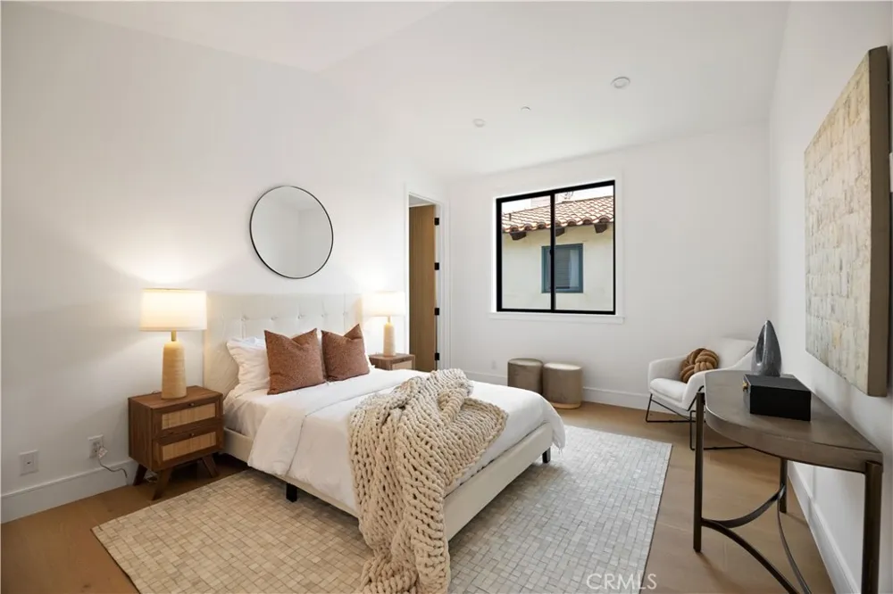 1013 10th Street Manhattan Beach, CA 90266