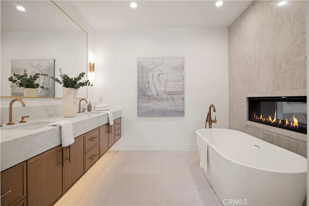 1013 10th Street Manhattan Beach, CA 90266