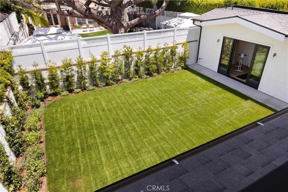 1013 10th Street Manhattan Beach, CA 90266