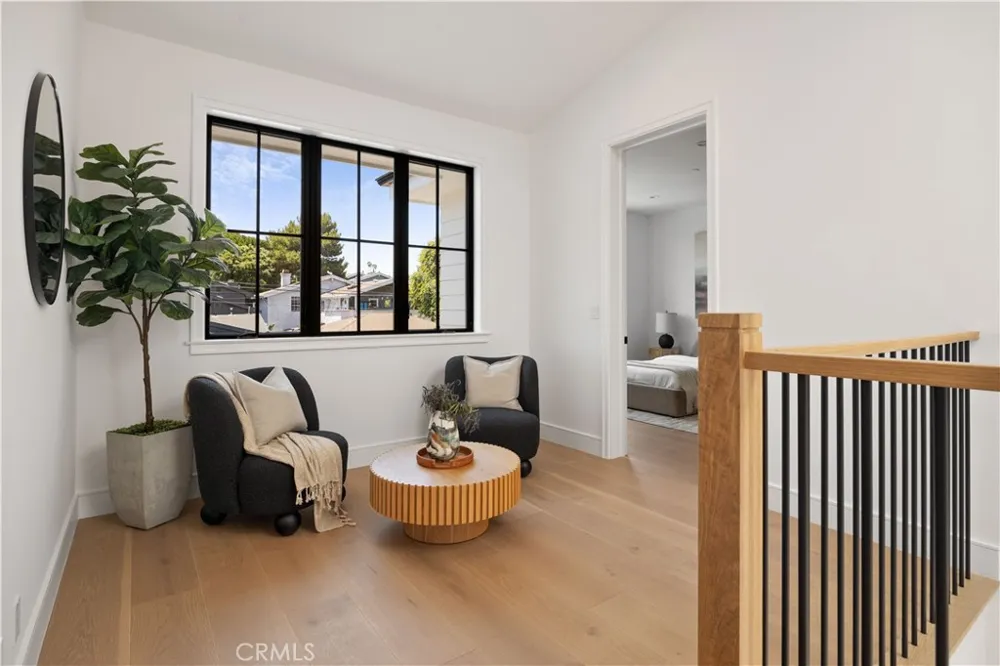 1013 10th Street Manhattan Beach, CA 90266