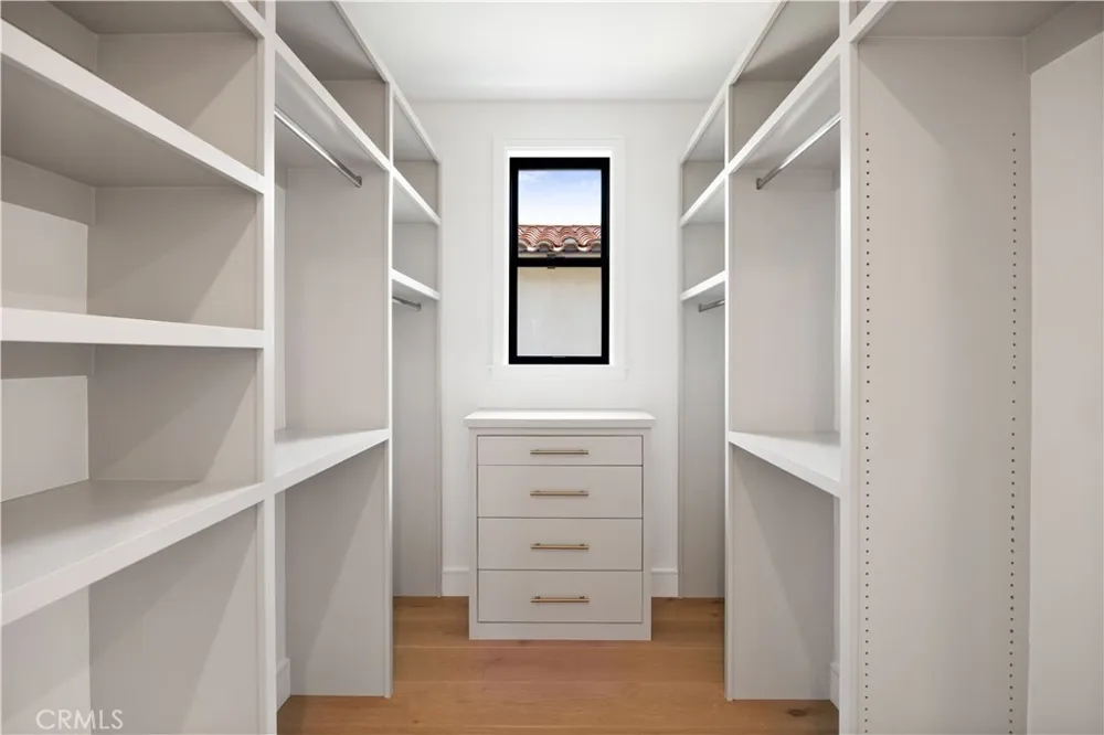 1013 10th Street Manhattan Beach, CA 90266