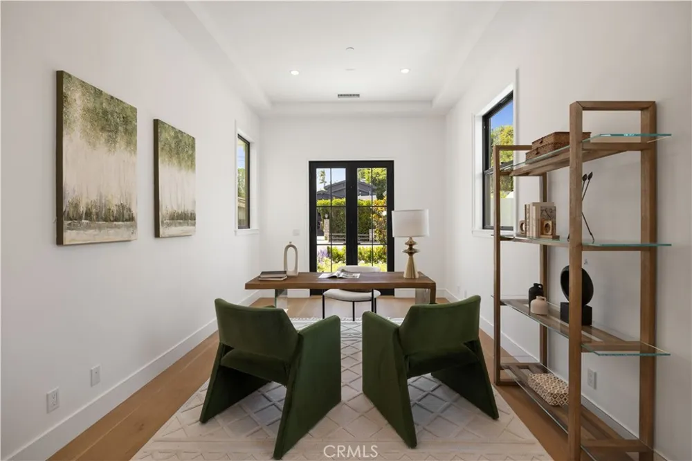 1013 10th Street Manhattan Beach, CA 90266