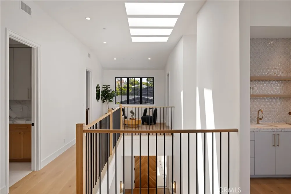 1013 10th Street Manhattan Beach, CA 90266