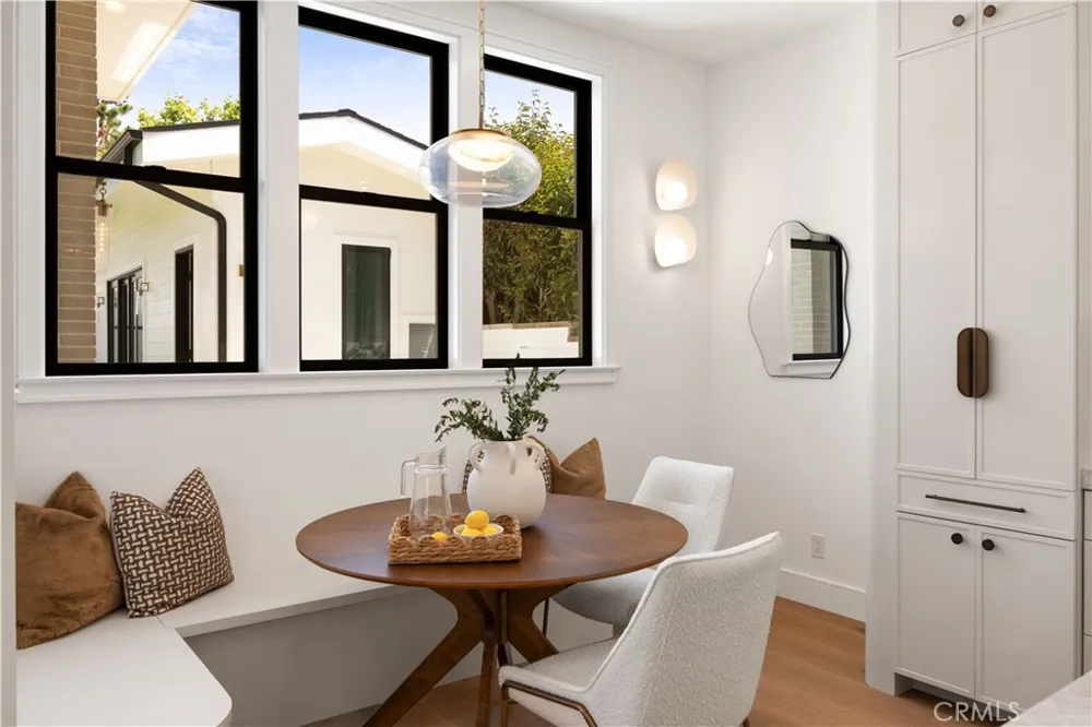 1013 10th Street Manhattan Beach, CA 90266