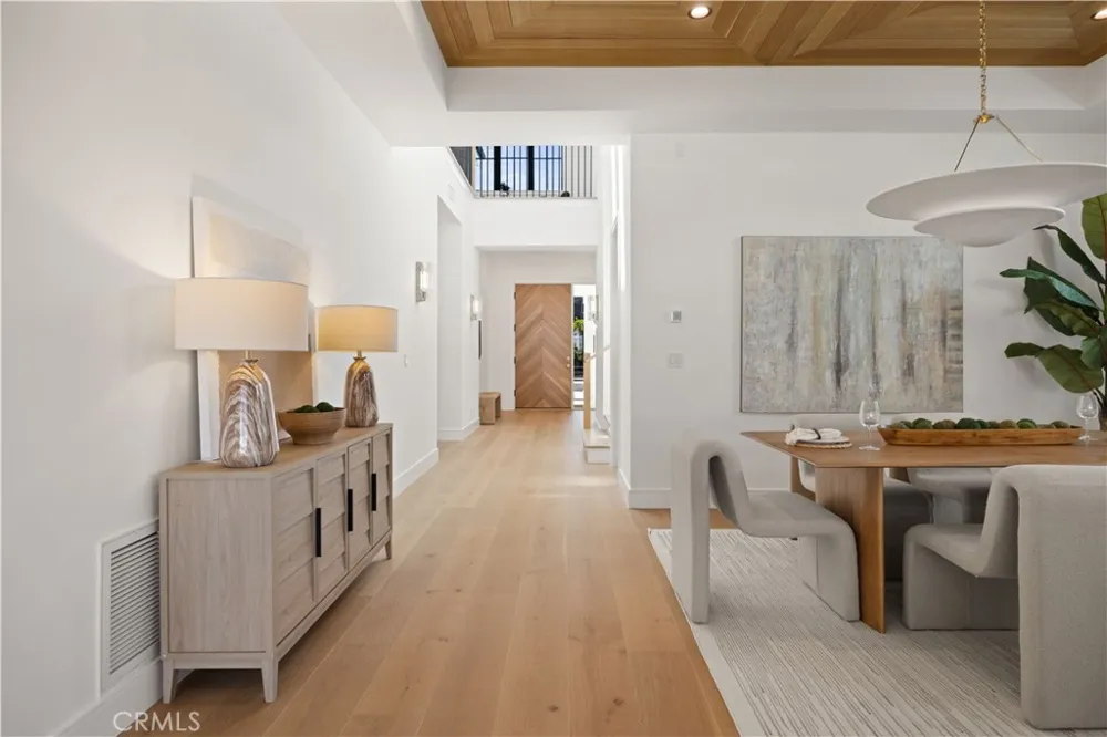 1013 10th Street Manhattan Beach, CA 90266