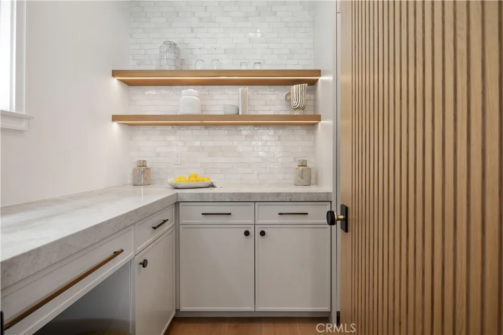 1013 10th Street Manhattan Beach, CA 90266