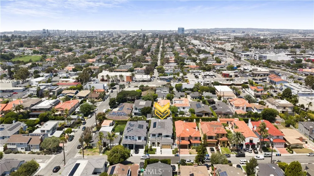 1013 10th Street Manhattan Beach, CA 90266